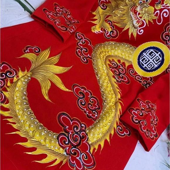 Red Ao Dai for Men, Hand Painted Vietnamese Traditional Long Dress for Men - Picture 4 of 4